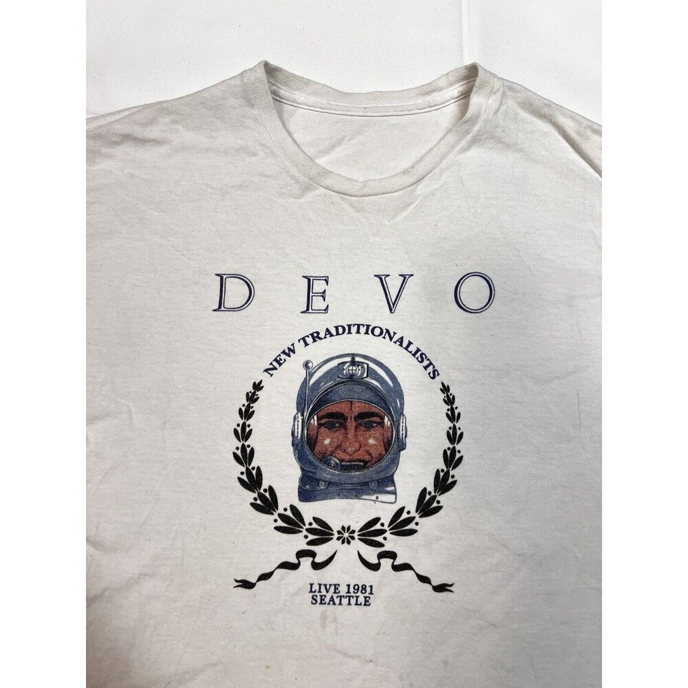 DEVO 1981 SEATTLE LIVE Concert Graphic Shirt Sz M White   New Traditionalists